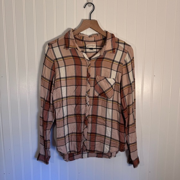 Universal Thread Plaid Lightweight Button Down Long Sleeve Size Medium - Picture 2 of 10